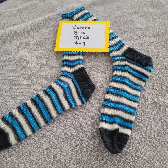 Hand knitted Socks Women 8-10 Men 7-9 - Picture 8 of 16